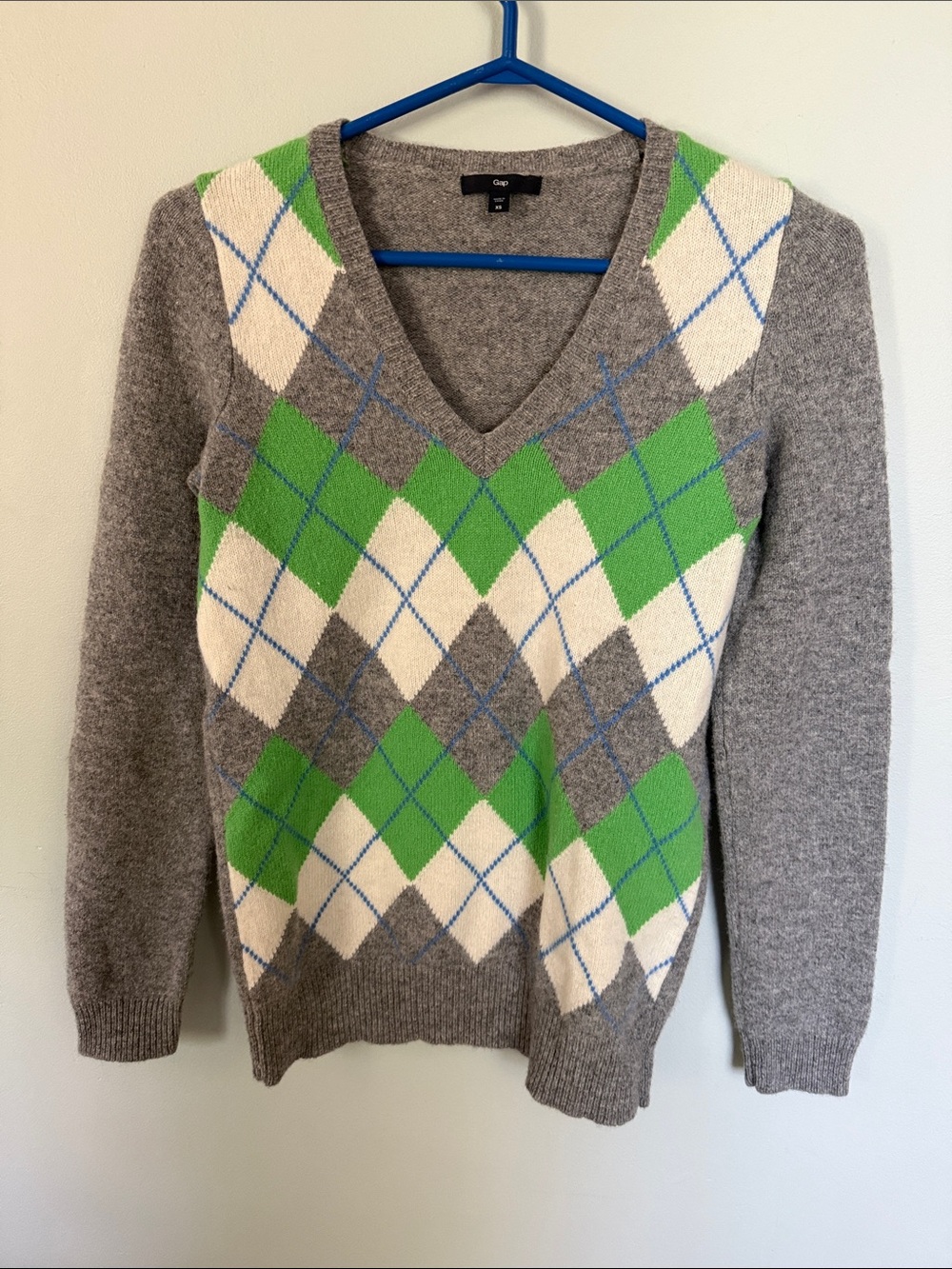 GAP Grey, Green and Cream Argyle V-Neck Sweater 80% lamb’s wool Size XS
